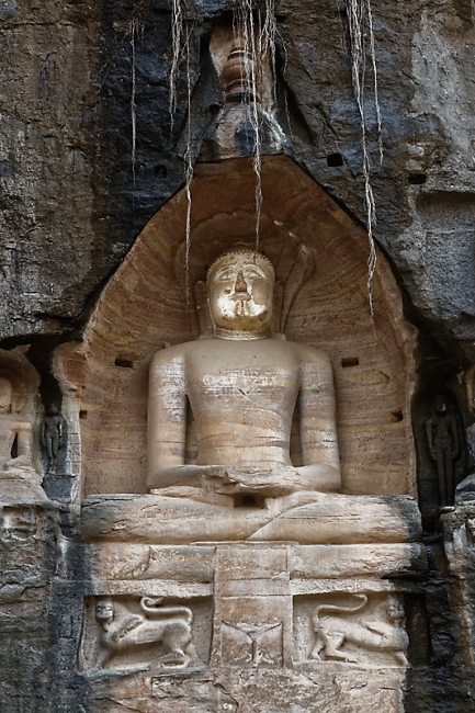 Gwalior-Statues jaïnes-022